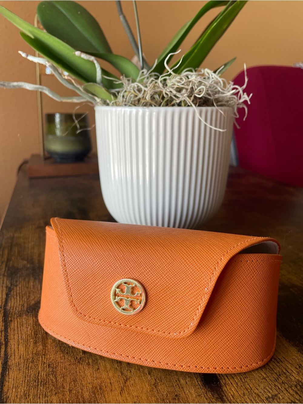 TORY BURCH SUNGLASSES CASE